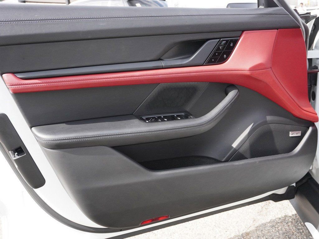 Used 2021 Porsche Taycan Turbo image 25