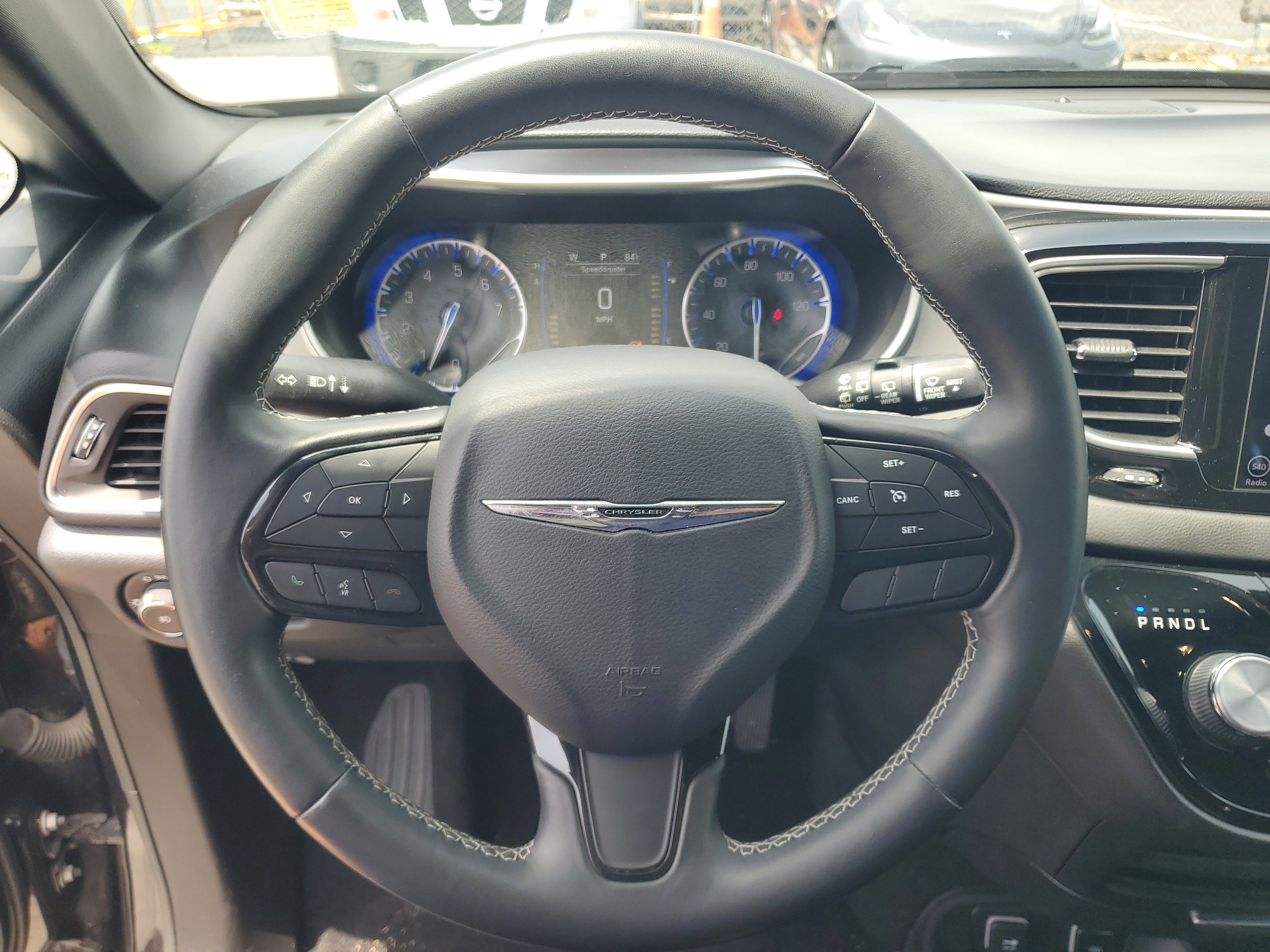 Used 2019 Chrysler Pacifica Touring-L w/ Premium Audio Group FWD image 18