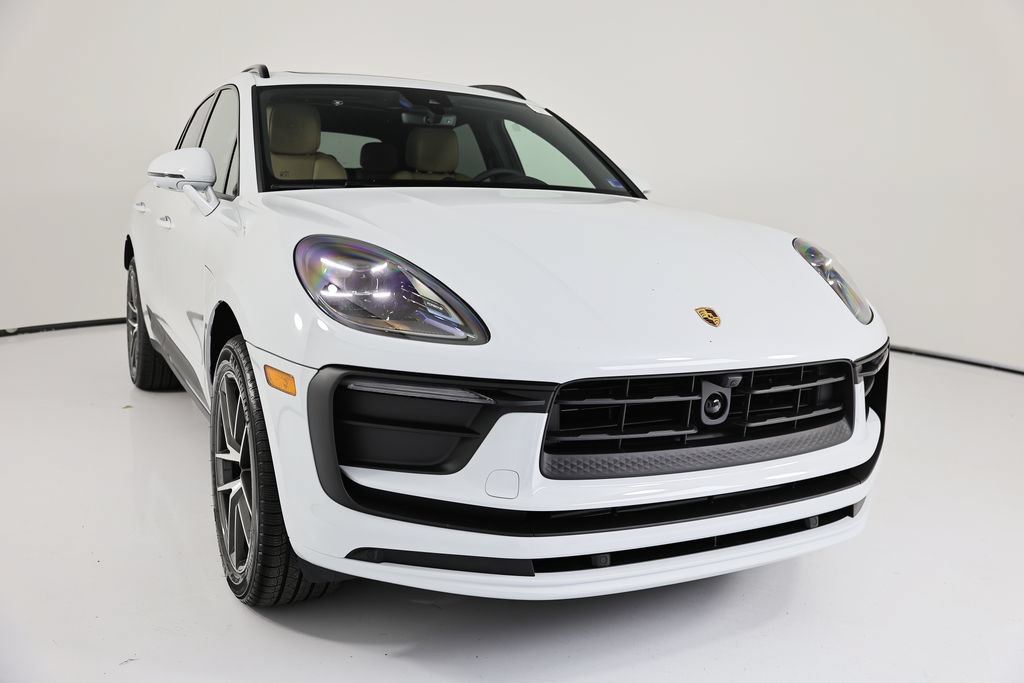 New 2026 Porsche Macan AWD/4WD image 9