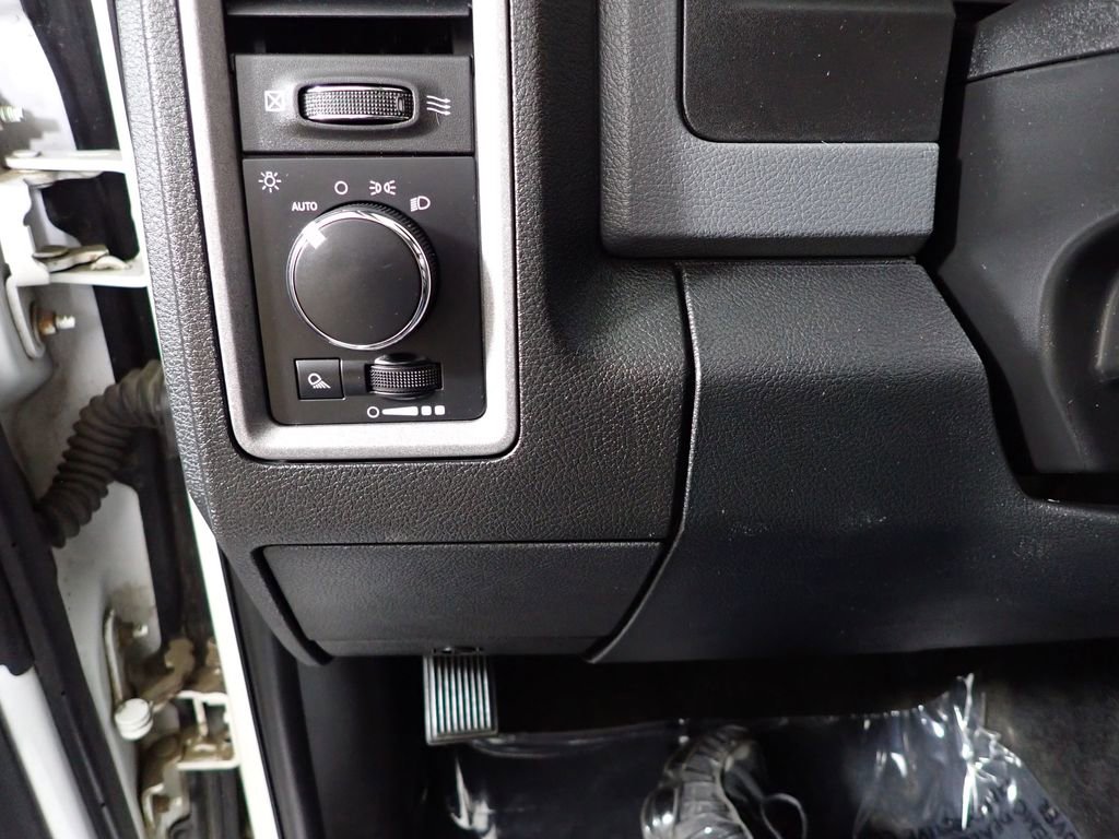 Used 2017 RAM 2500 Tradesman w/ Chrome Appearance Group image 28