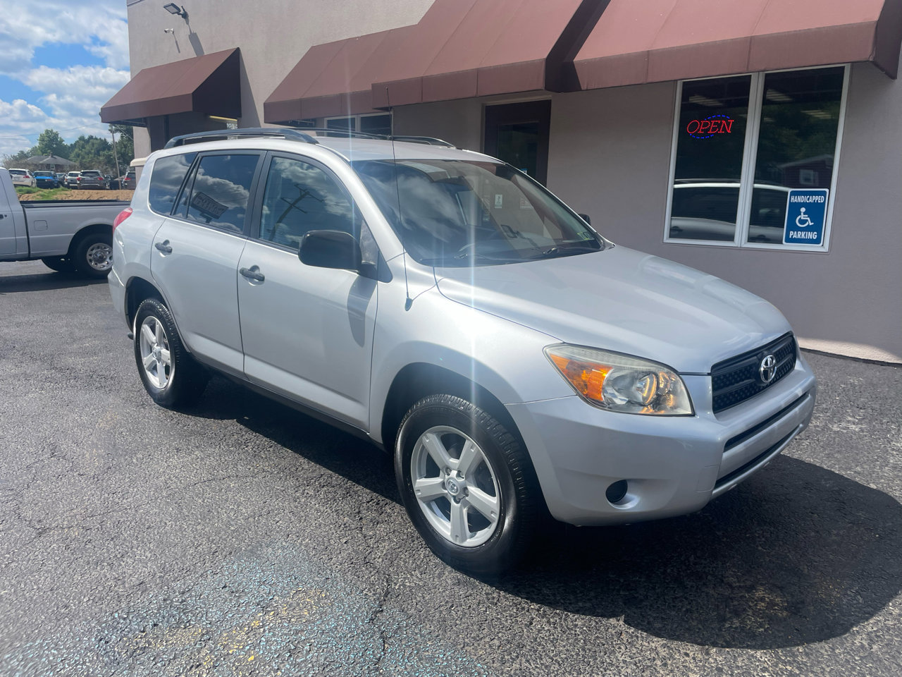 Used 2008 Toyota RAV4 4WD image 3