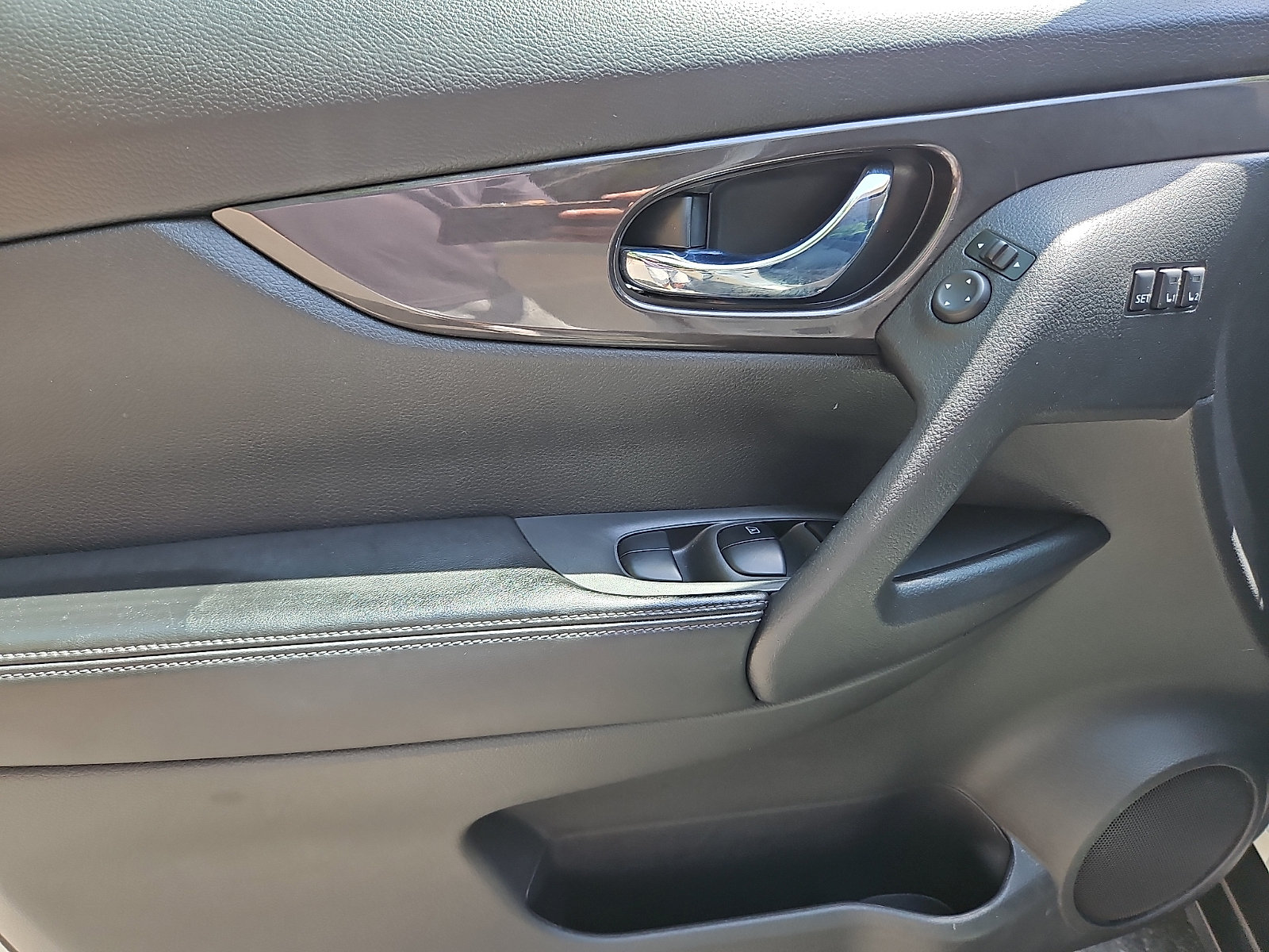 Certified 2019 Nissan Rogue SV w/ Premium Package AWD/4WD image 12