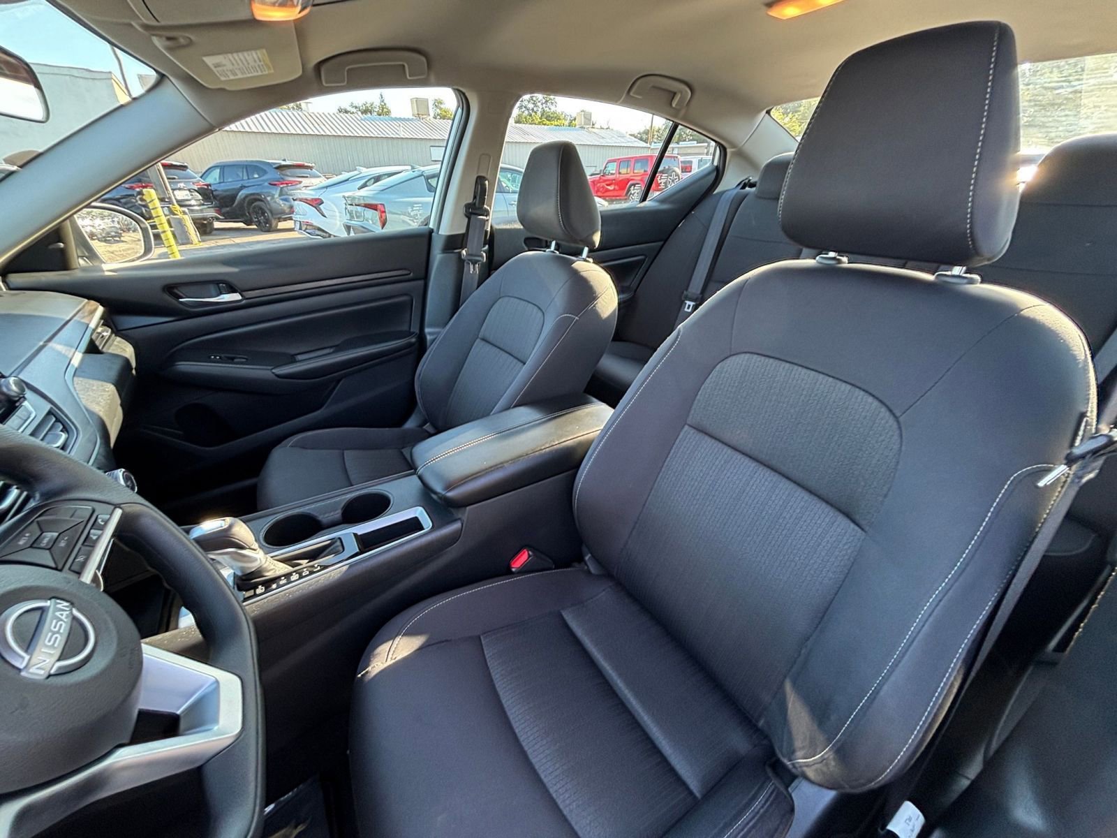 Used 2025 Nissan Altima 2.5 SV FWD image 36