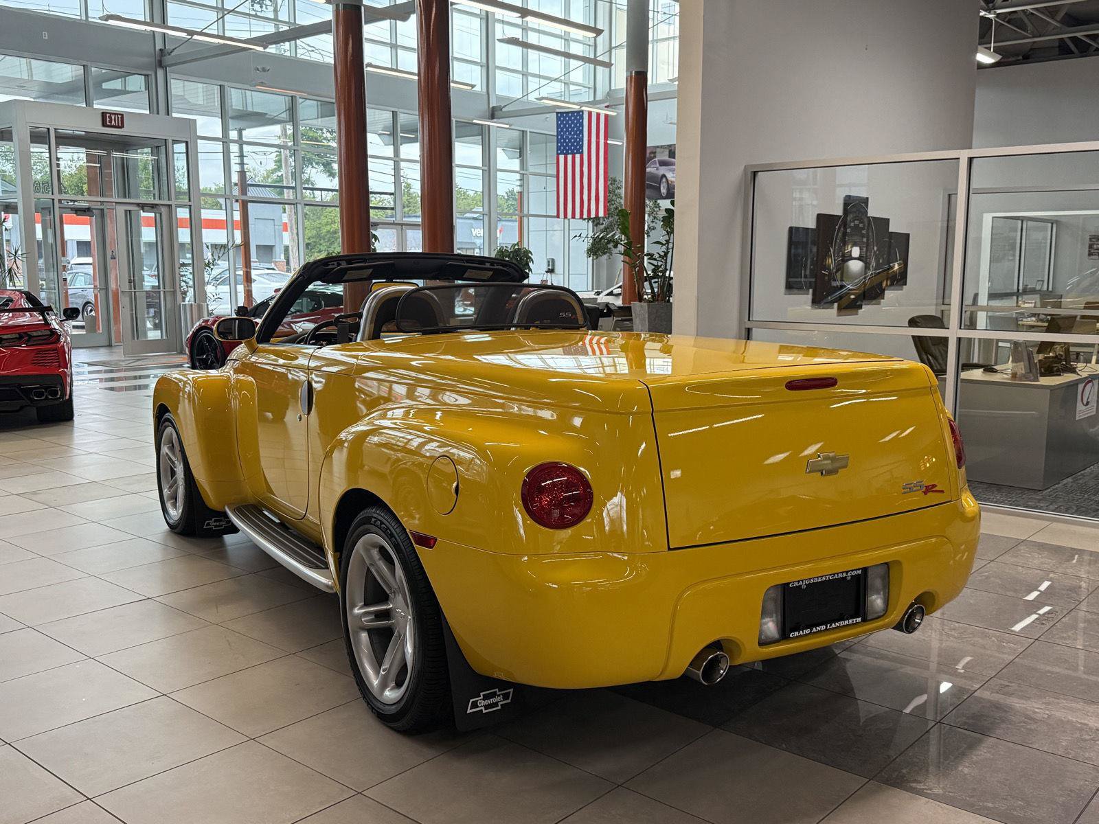 Used 2004 Chevrolet SSR w/ Preferred Equipment Group RWD image 5