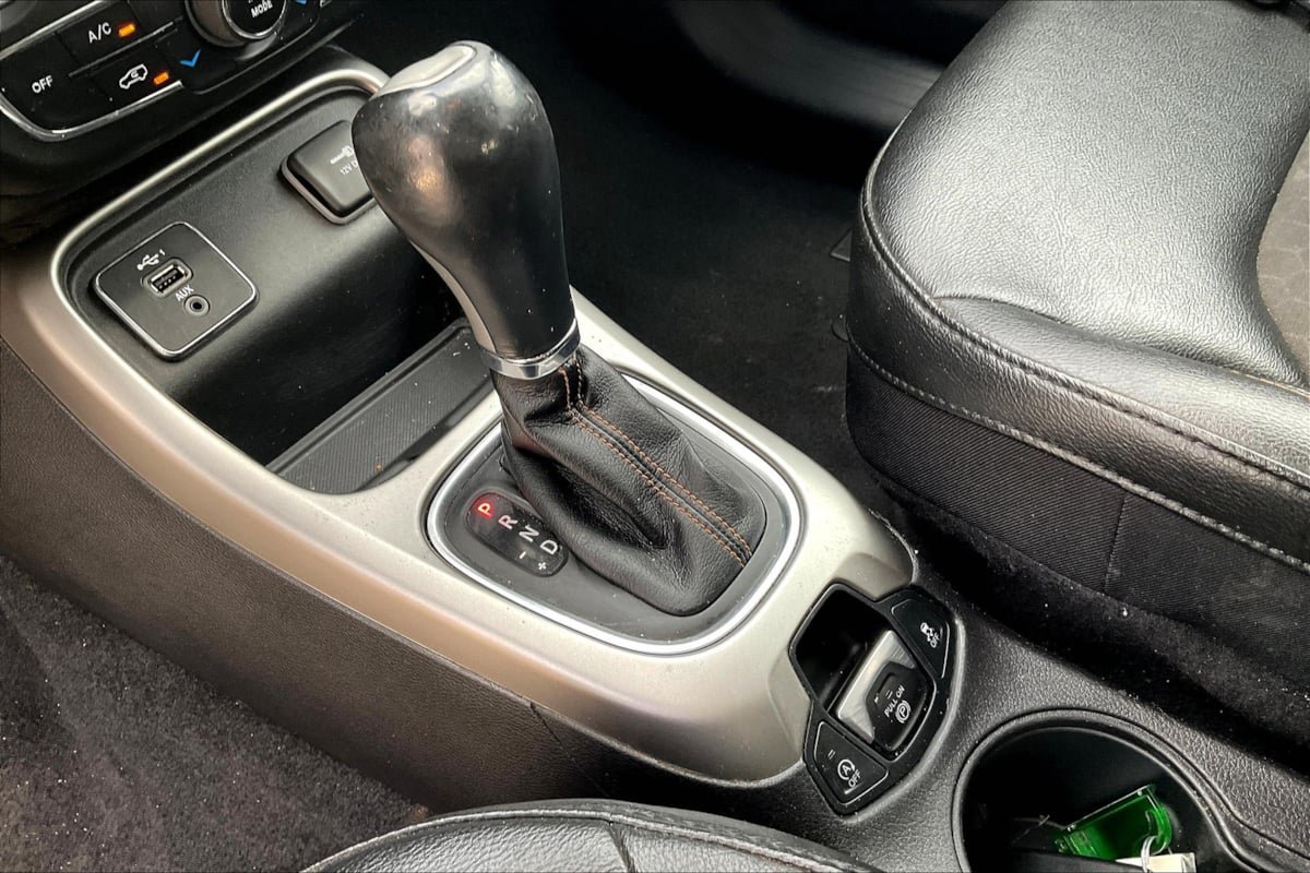 Used 2020 Jeep Compass Latitude FWD image 15