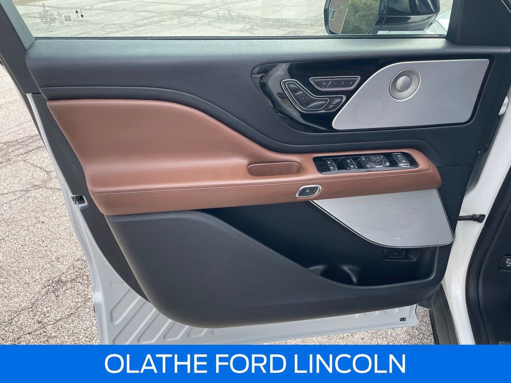 Certified 2021 Lincoln Aviator Grand Touring w/ Equipment Group 302A AWD/4WD image 21