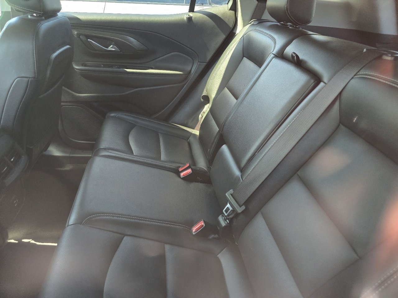 Used 2023 GMC Terrain SLT AWD/4WD image 23