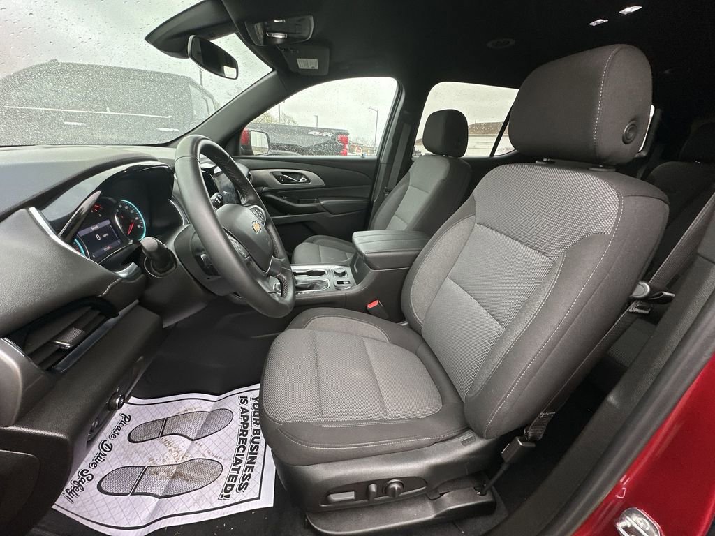 Used 2023 Chevrolet Traverse LT image 11