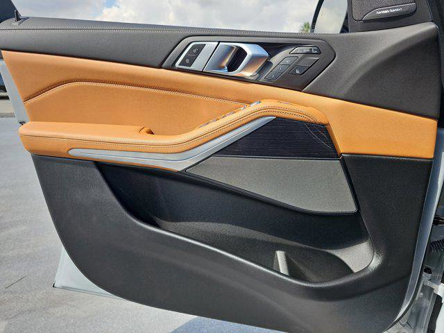 Certified 2024 BMW X7 xDrive40i w/ M Sport Package image 29