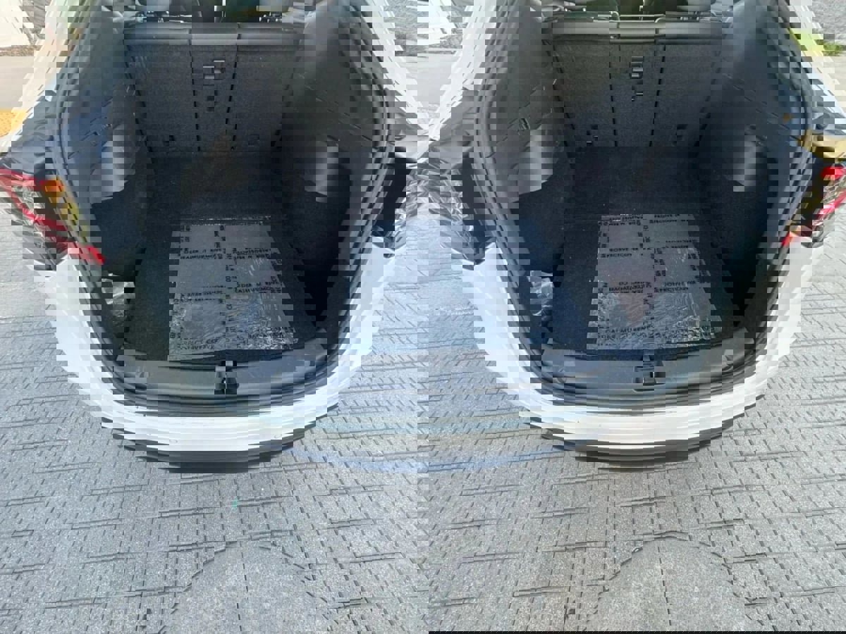 Used 2023 Tesla Model Y Long Range image 54