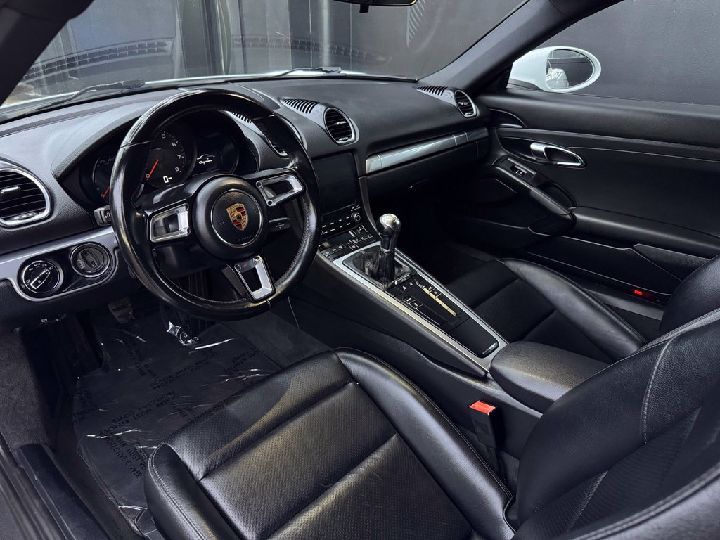 Used 2018 Porsche 718 Cayman RWD image 4