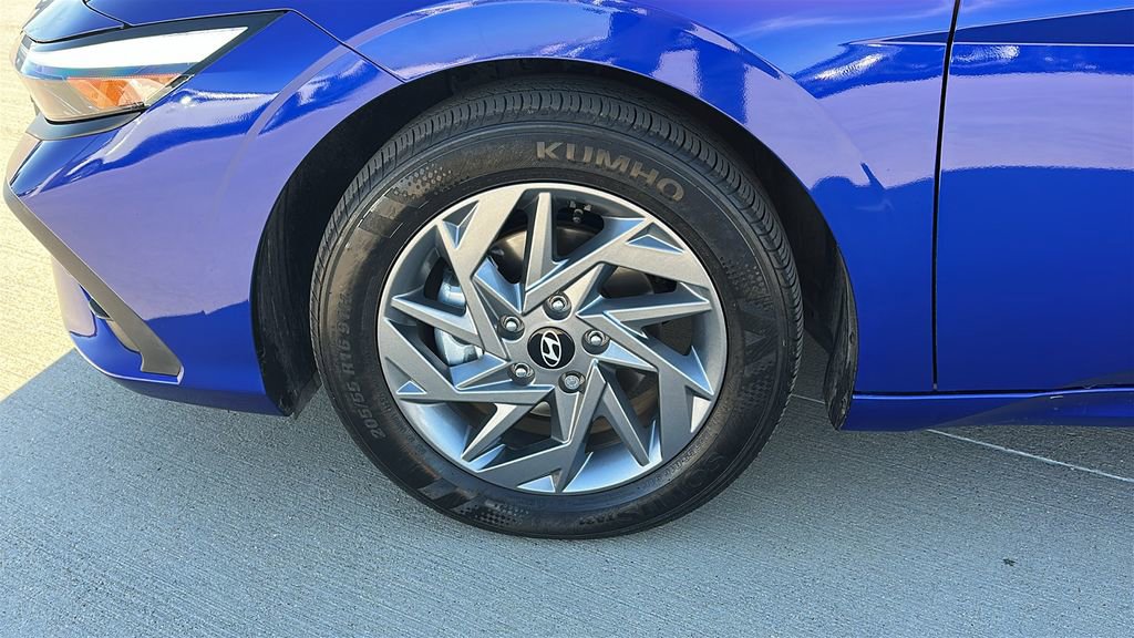 Certified 2024 Hyundai Elantra SEL image 6