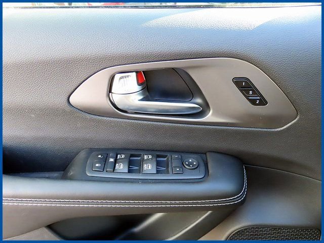 New 2026 Chrysler Pacifica Select image 10