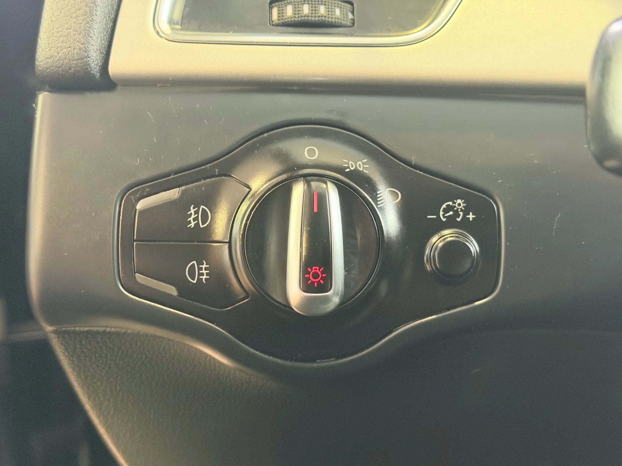 Used 2011 Audi A4 2.0T Premium image 17