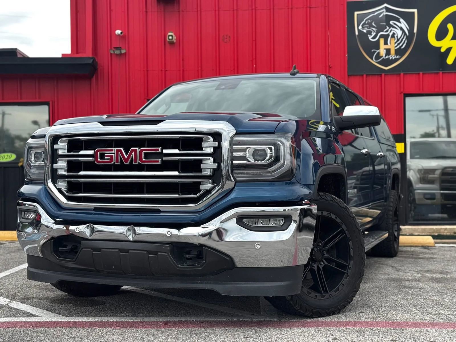 Used 2018 GMC Sierra 1500 SLT AWD/4WD image 1