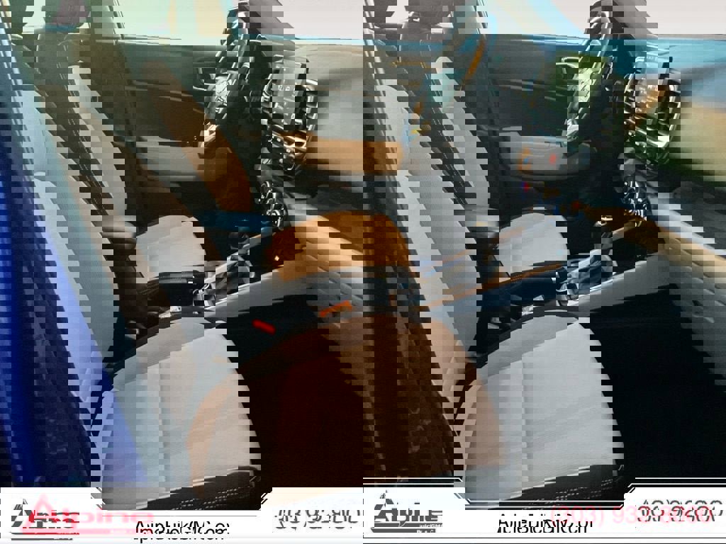 Used 2025 Hyundai Venue SEL image 15