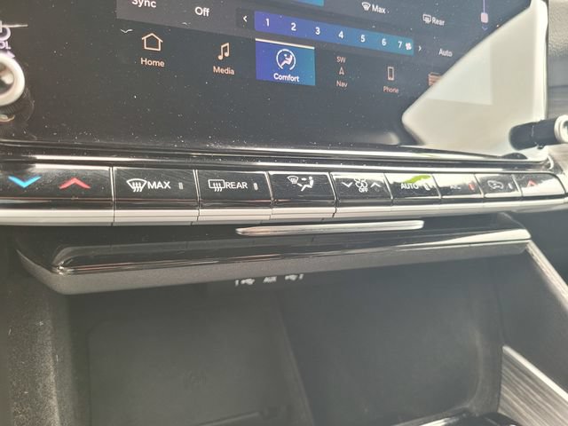 Used 2023 Jeep Wagoneer L Series II AWD/4WD image 22
