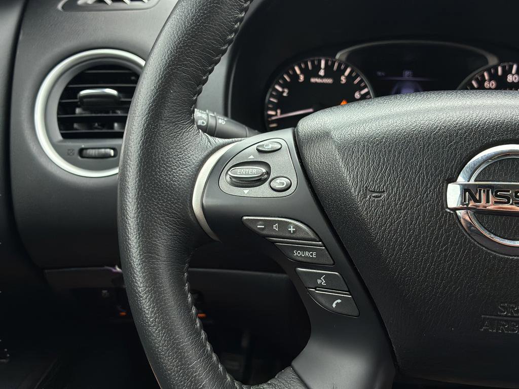 Used 2017 Nissan Pathfinder Platinum w/ Family Entertainment Package image 27
