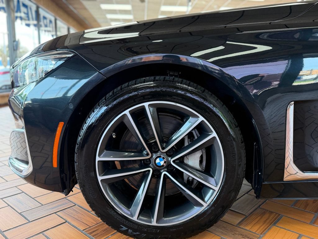 Used 2020 BMW 750i xDrive w/ Executive Package AWD/4WD image 14