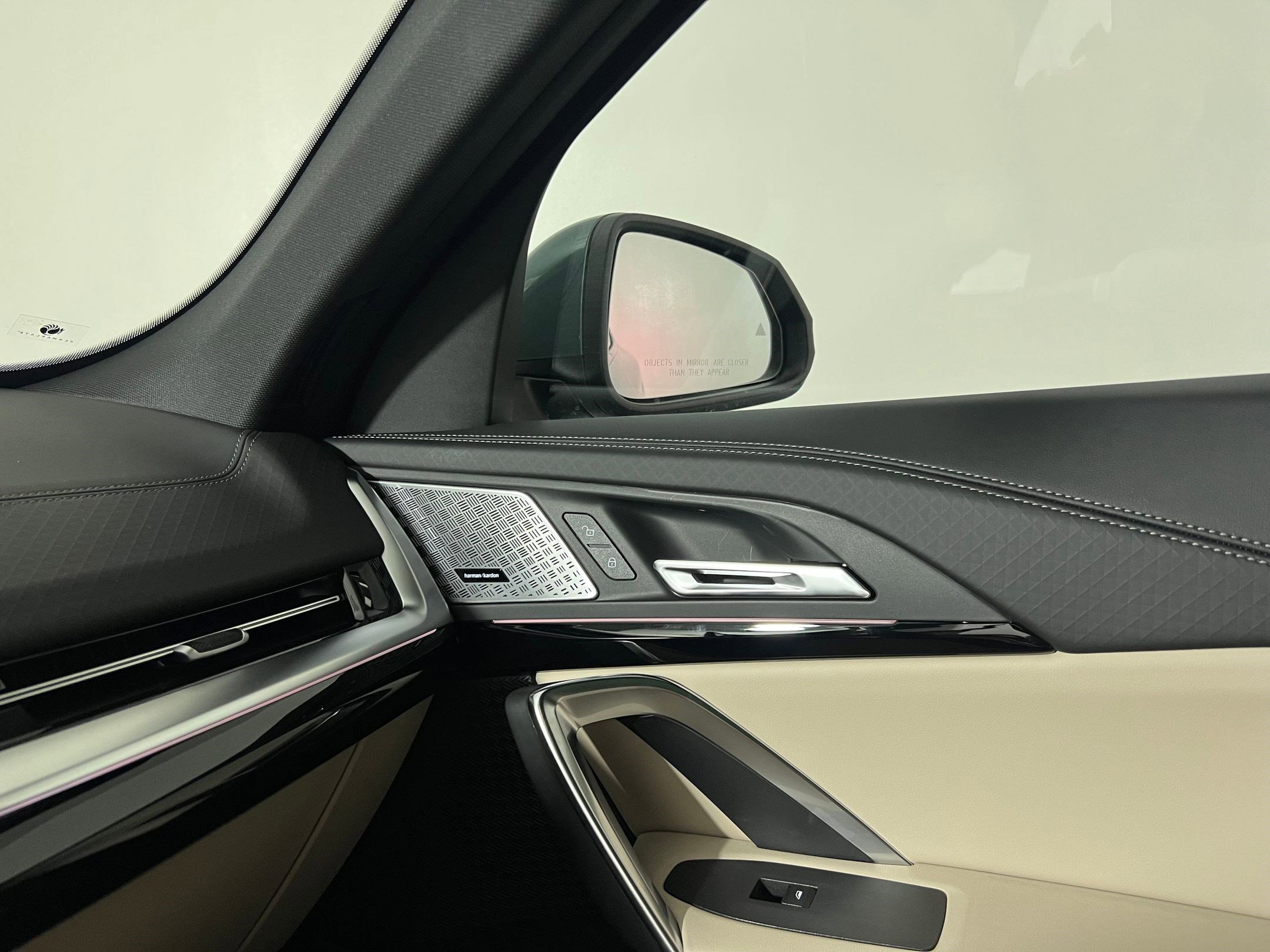 Used 2025 BMW X2 xDrive28i w/ Premium Package AWD/4WD image 30