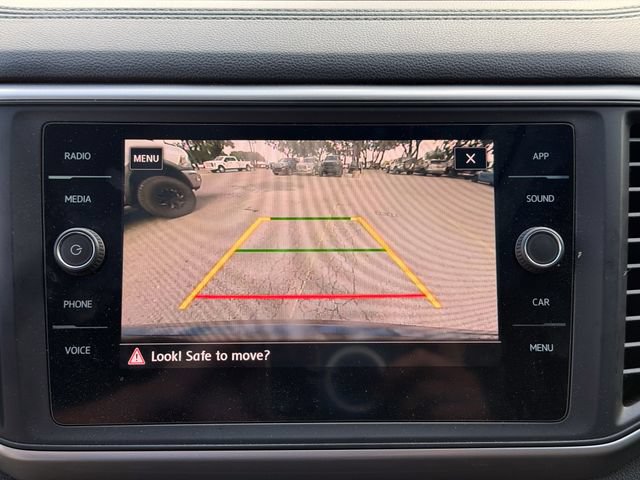 Used 2020 Volkswagen Atlas Cross Sport SE w/ Panoramic Sunroof Package FWD image 14