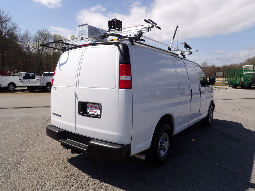 Used 2021 Chevrolet Express 3500 w/ Driver Convenience Package image 7
