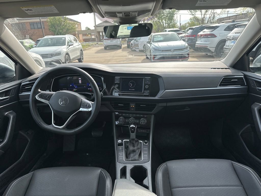 Used 2024 Volkswagen Jetta SE image 15