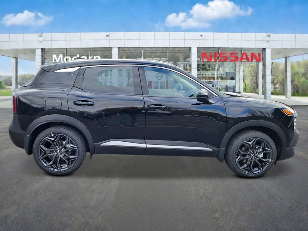 New 2026 Nissan Kicks SR AWD/4WD image 5