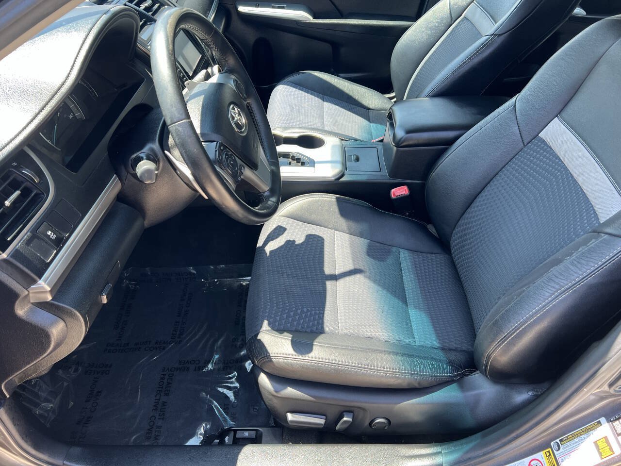 Used 2014 Toyota Camry SE FWD image 9