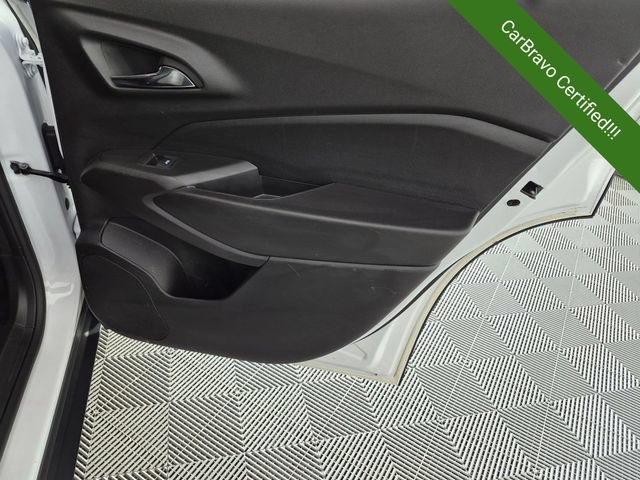 Used 2024 Chevrolet Trax LS w/ LS Convenience Package FWD image 27