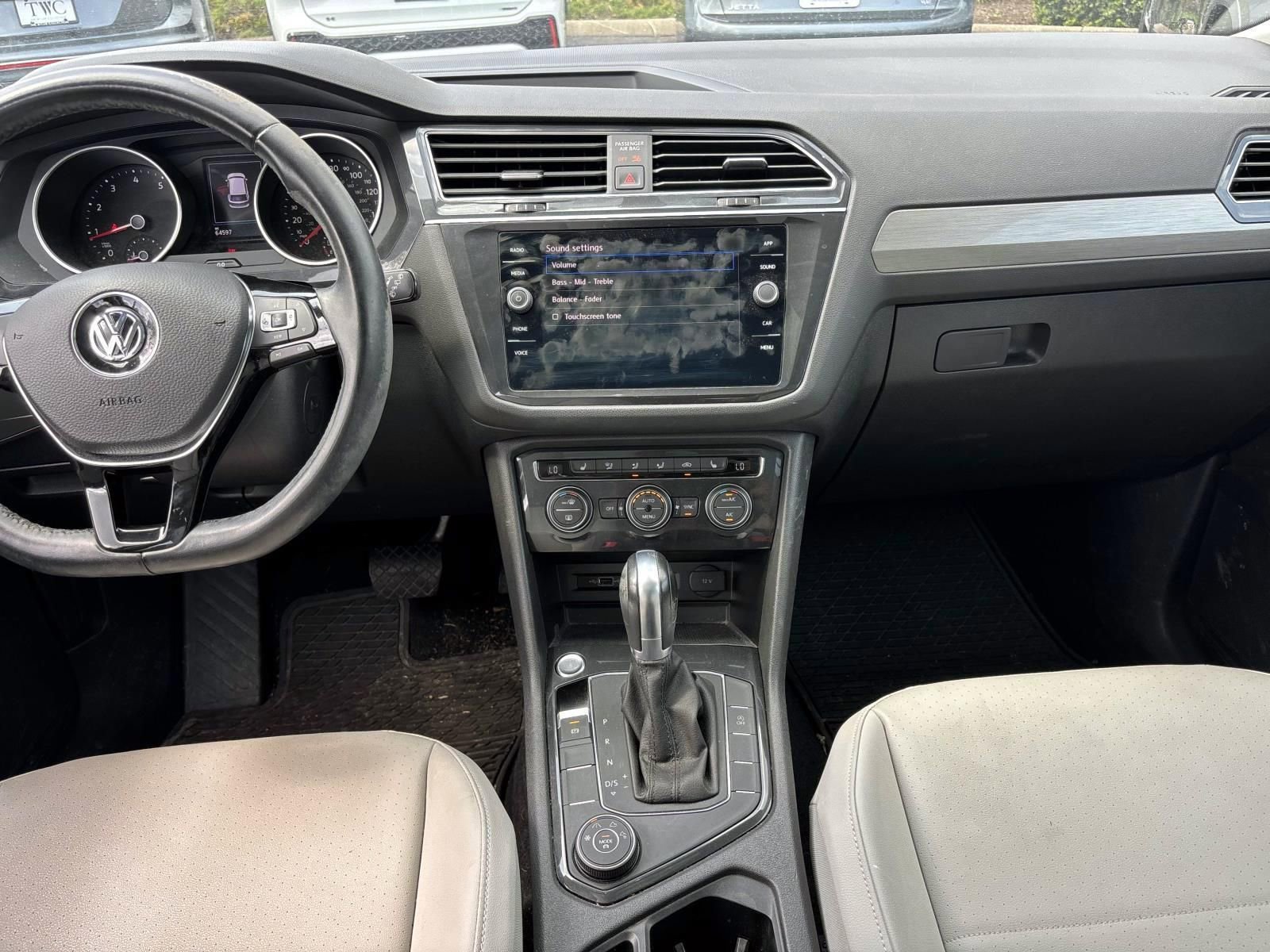 Used 2019 Volkswagen Tiguan SE w/ Panoramic Sunroof Package AWD/4WD image 28