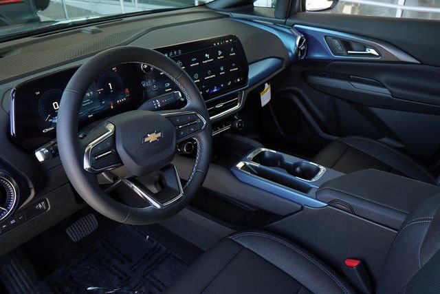 New 2026 Chevrolet Equinox EV LT AWD/4WD image 2