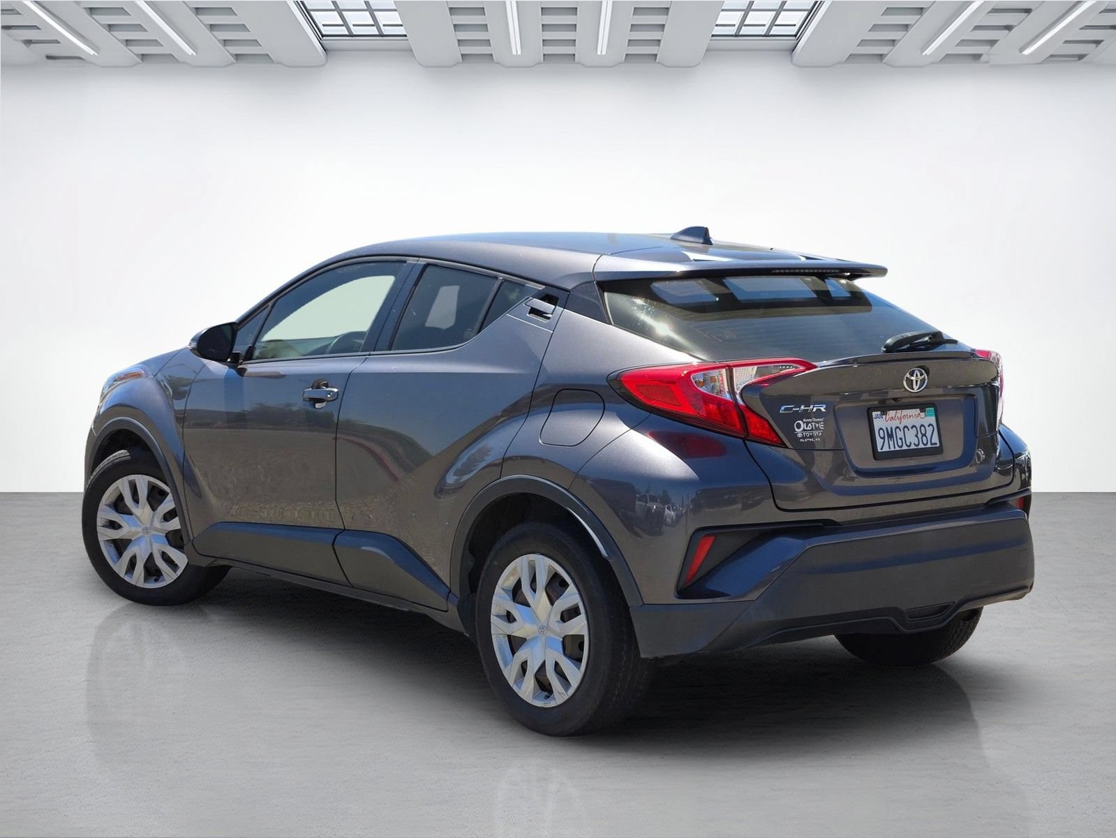 Used 2020 Toyota C-HR LE FWD image 14