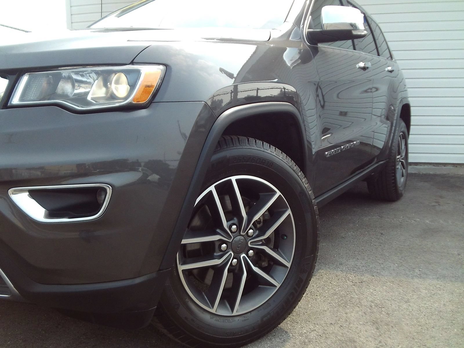 Used 2021 Jeep Grand Cherokee Limited AWD/4WD image 2