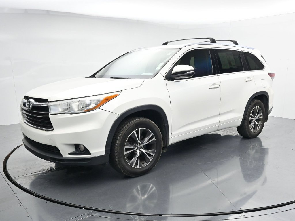 Used 2016 Toyota Highlander XLE AWD/4WD image 4