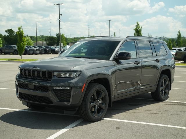 New 2026 Jeep Grand Cherokee L Limited w/ Limited Altitude Package AWD/4WD image 3