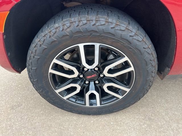 Used 2021 GMC Yukon AT4 w/ Rear Media and Nav Package AWD/4WD image 12