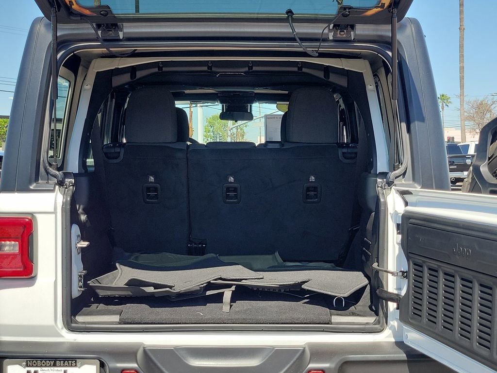 Used 2024 Jeep Wrangler Unlimited Rubicon w/ Safety Group image 27