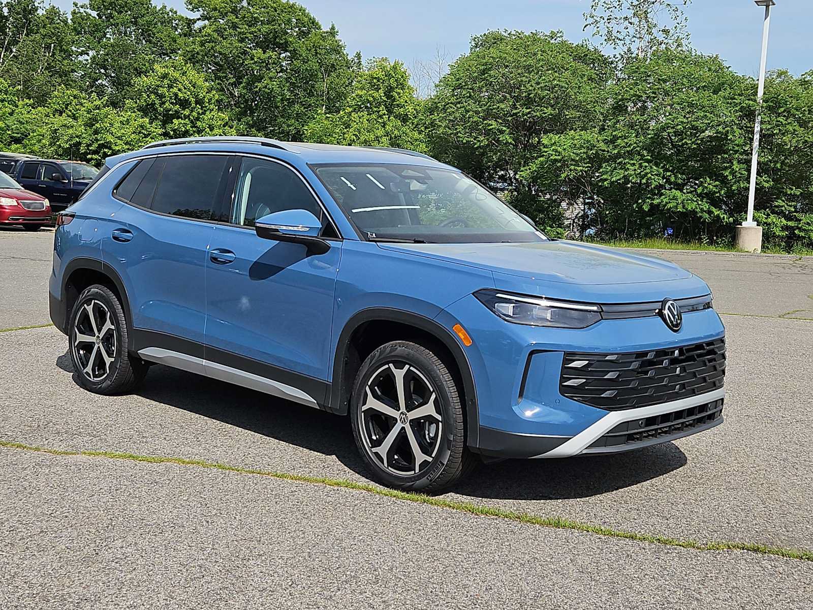 New 2026 Volkswagen Tiguan SE AWD/4WD image 2