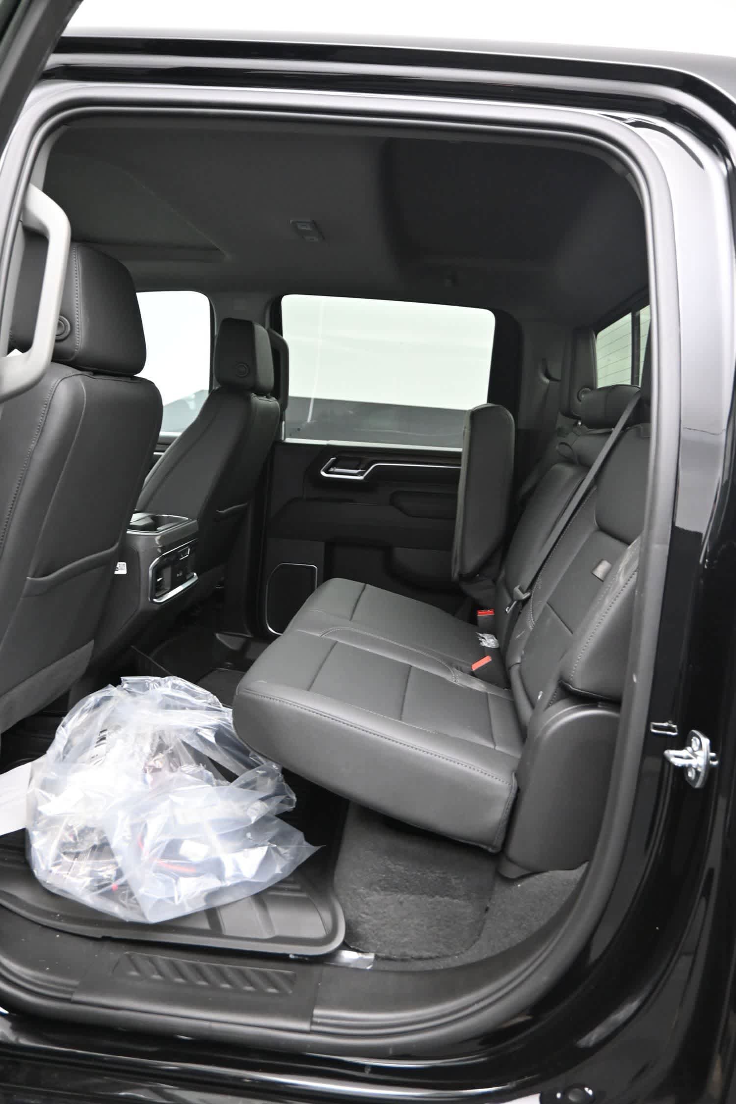New 2026 GMC Sierra 2500 SLT w/ SLT Premium Package image 15