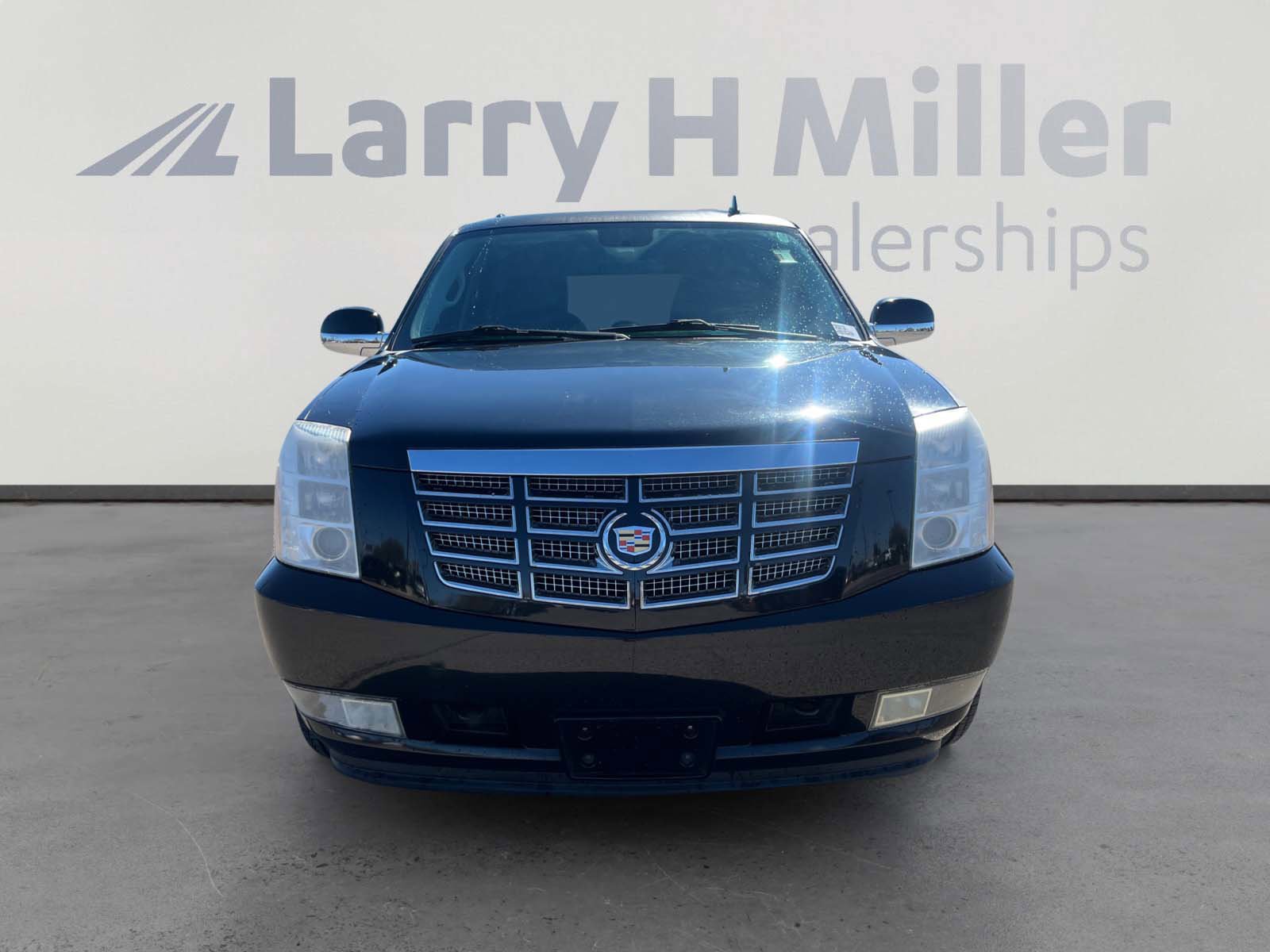 Used 2014 Cadillac Escalade Luxury image 8