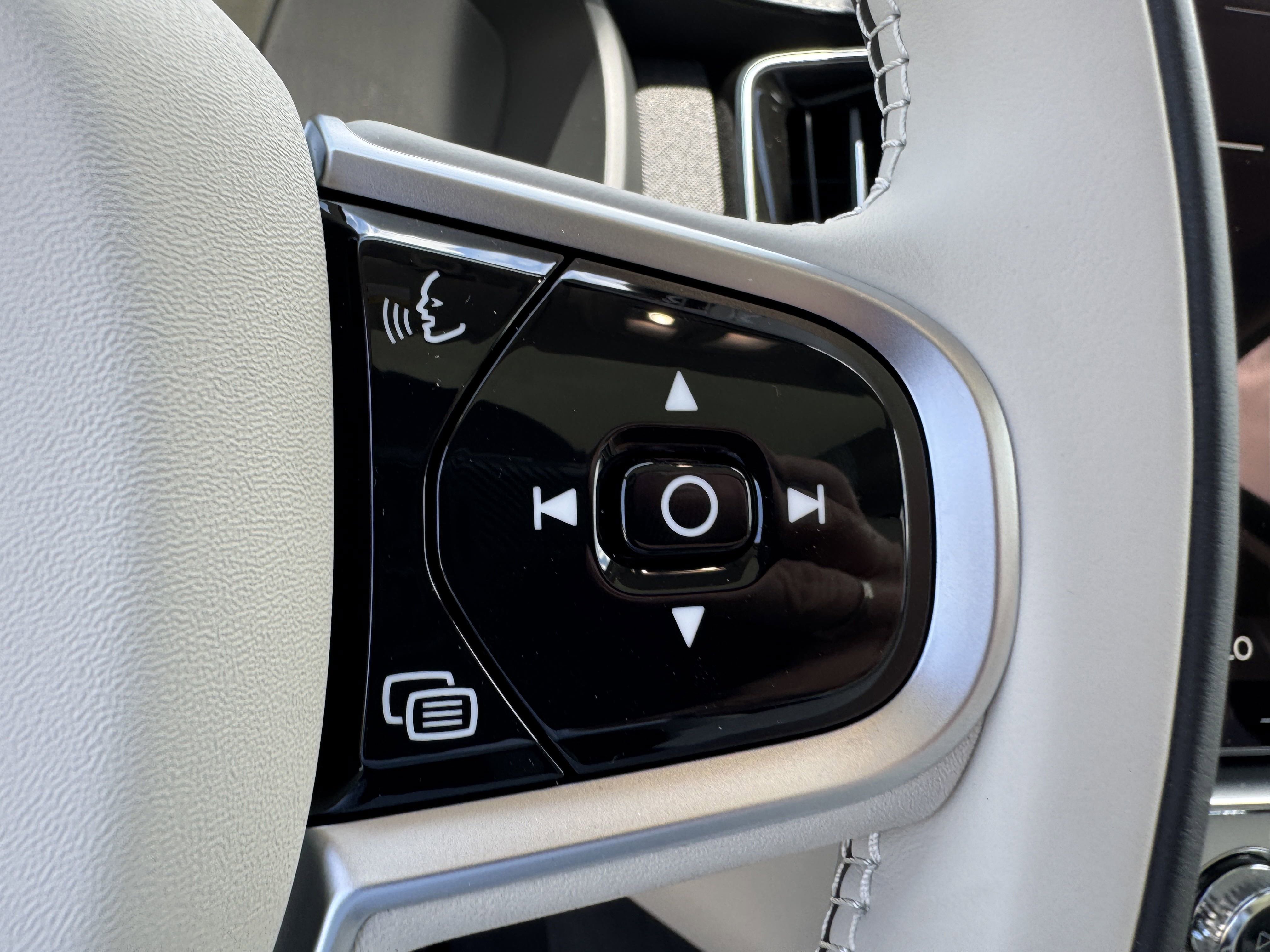 New 2026 Volvo XC90 B5 Ultra image 28
