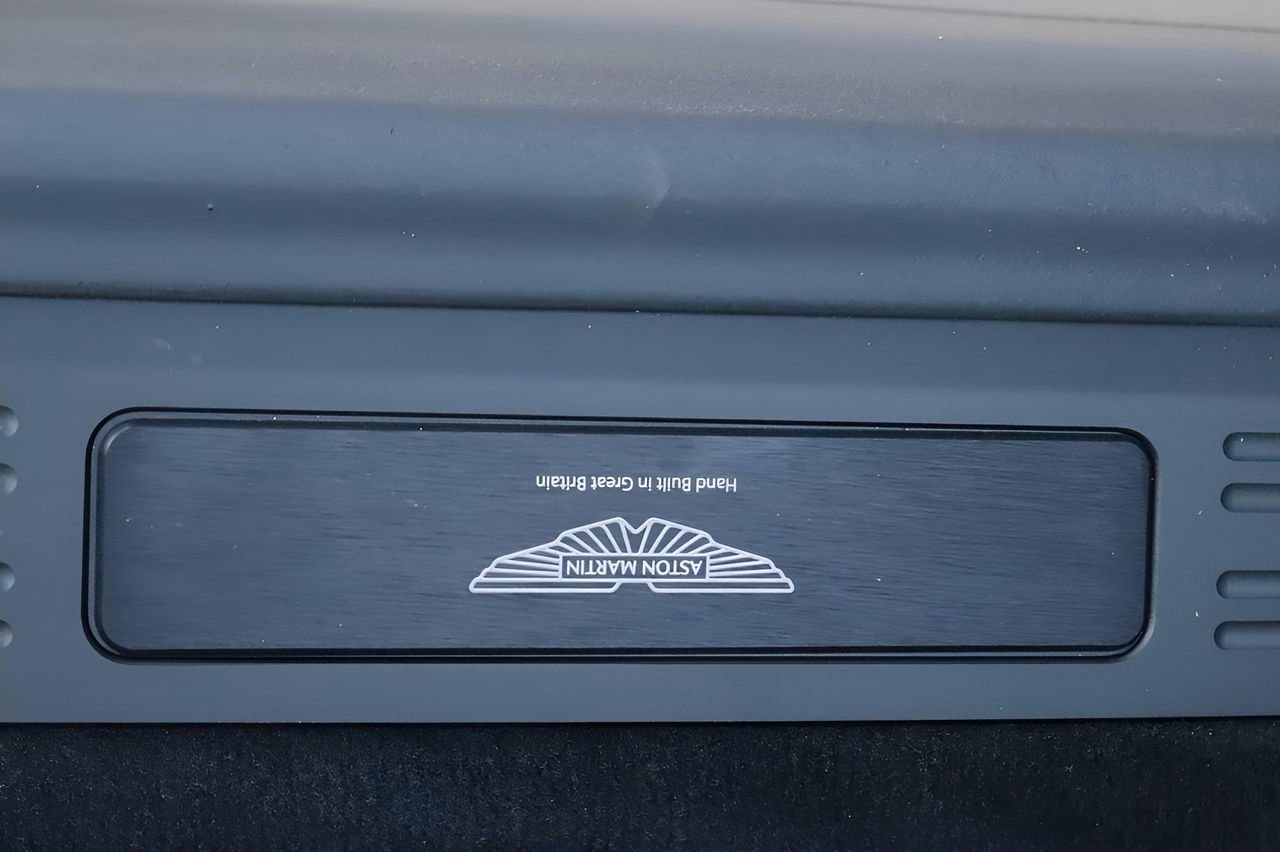 Used 2026 Aston Martin V8 Vantage Coupe image 18