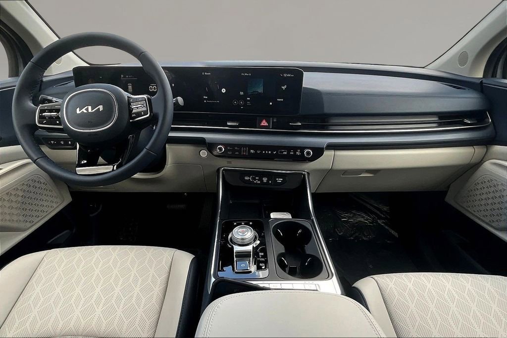 New 2026 Kia Carnival EX FWD image 5