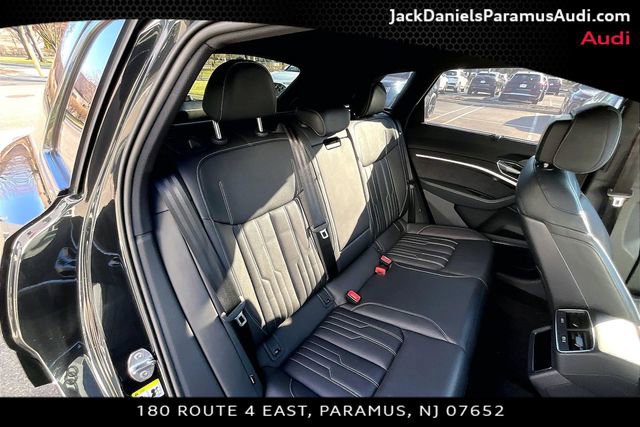 Used 2023 Audi e-tron Chronos w/ Chronos Package image 19