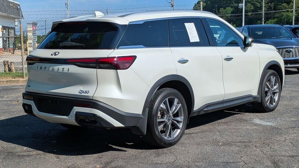 Used 2024 INFINITI QX60 Luxe w/ Vision Package image 3