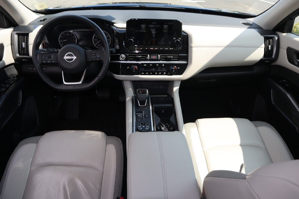 Certified 2024 Nissan Pathfinder SL AWD/4WD image 12