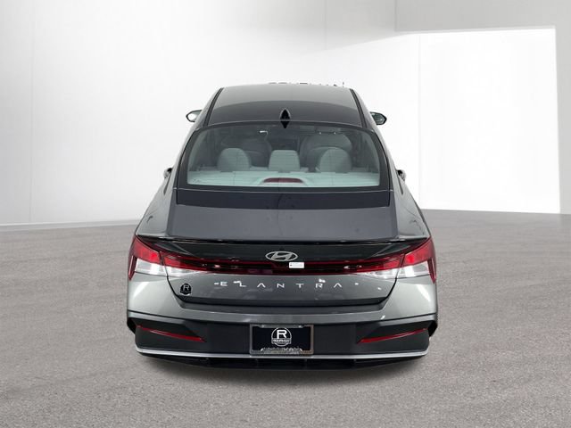 New 2026 Hyundai Elantra Sport FWD image 37