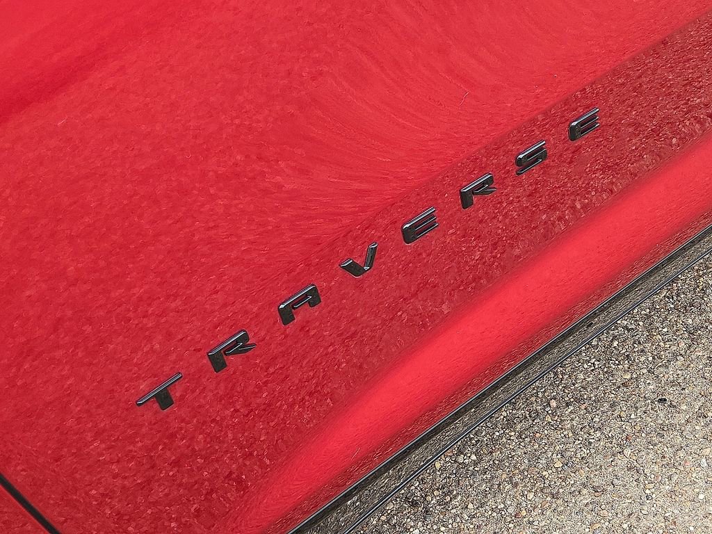 Used 2025 Chevrolet Traverse RS image 11