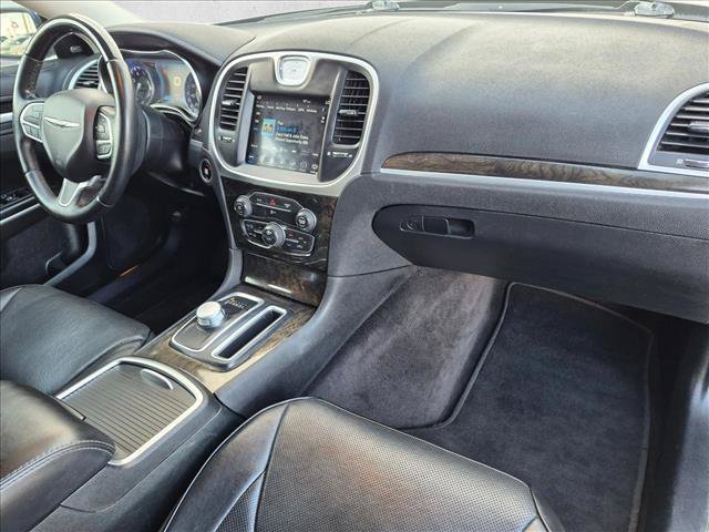 Used 2019 Chrysler 300 Limited AWD/4WD image 20